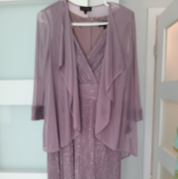 Laura Bridesmaid dress in mauve like new - Picture 3 of 6